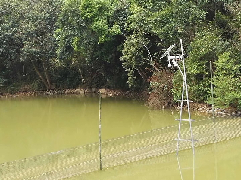 深圳魚塘用OKEYSET太陽能4G監控一體機