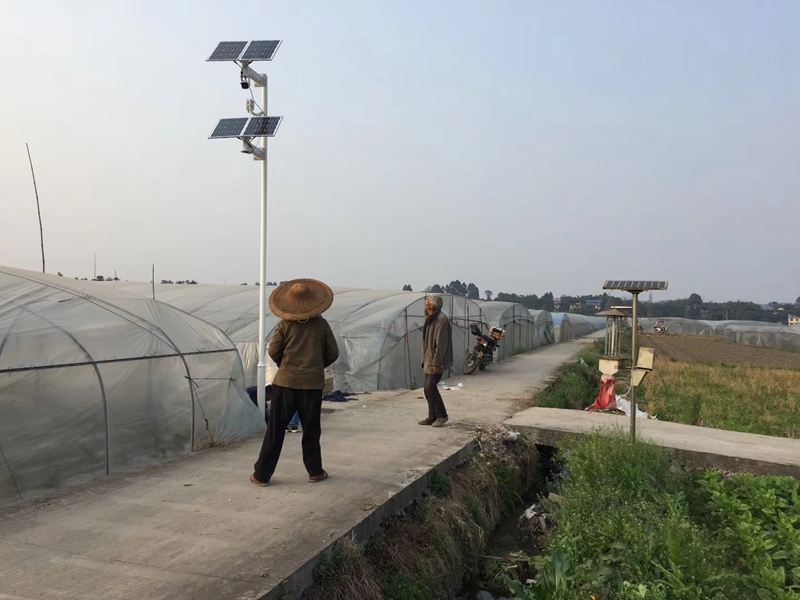 四川樂山高原原生態蔬菜基地用OKEYSET太陽能監控一體機