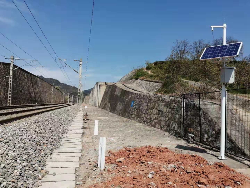 鄭州鐵路總局三門峽段用集創科技太陽能無線監控系統